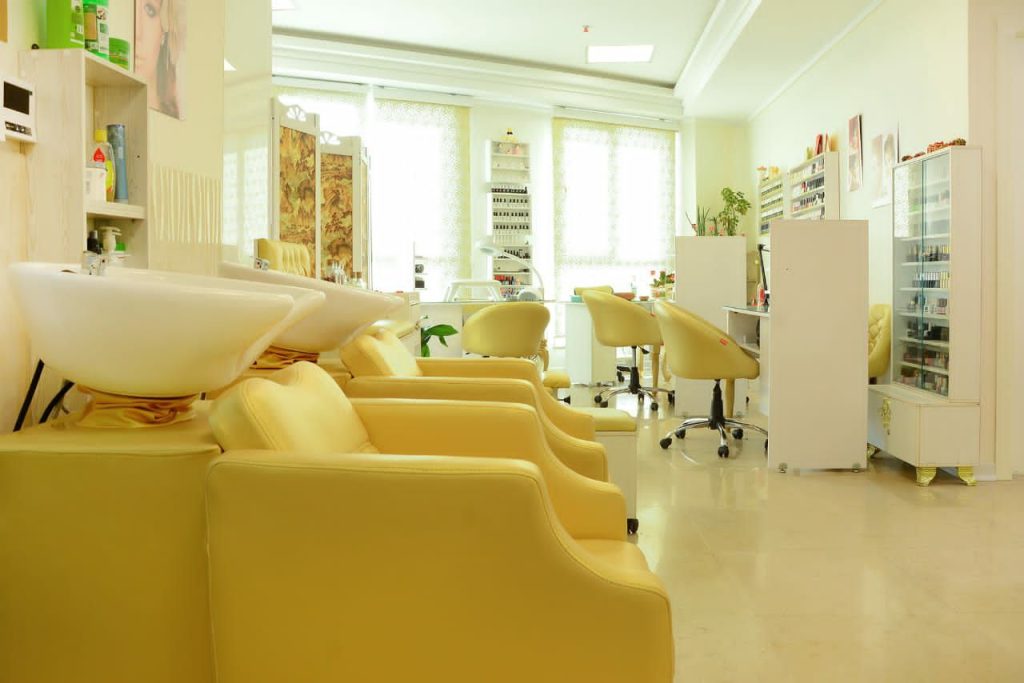 آموزشگاه آرایشگری ماناژ