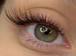 مشتری اکستنشن مژه